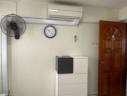 Blk 214 Lorong 8 Toa Payoh (Toa Payoh), HDB 4 Rooms #560420381